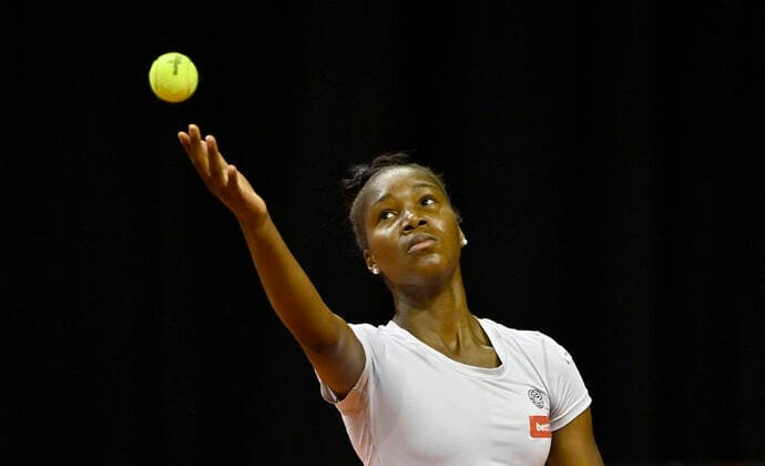Noma NOHA AKUGUE (GER) Aktion Aufschlag Qualifikation Tennis Damen Porsche-Cup Porsche Tennis Grand Prix GP Stuttgart 2021 Porsche-Arena 17.04.2021 Porsche Tennis Grand Prix Stuttgart 2021