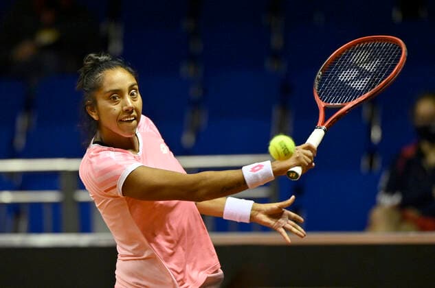 Daniela Seguel (CHI) Aktion Qualifikation Tennis Damen Porsche-Cup Porsche Tennis Grand Prix GP Stuttgart 2021 Porsche-Arena 17.04.2021 Porsche Tennis Grand Prix Stuttgart 2021