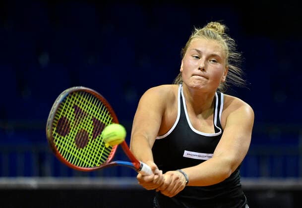 Nastasja Schunk (GER) Aktion Qualifikation Tennis Damen Porsche-Cup Porsche Tennis Grand Prix GP Stuttgart 2021 Porsche-Arena 17.04.2021 Porsche Tennis Grand Prix Stuttgart 2021