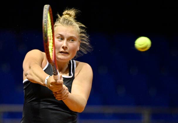 Nastasja Schunk (GER) Aktion Qualifikation Tennis Damen Porsche-Cup Porsche Tennis Grand Prix GP Stuttgart 2021 Porsche-Arena 17.04.2021 Porsche Tennis Grand Prix Stuttgart 2021