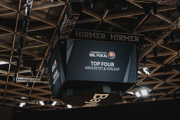 Sport Bilder des Tages Basketball 17.04.2021 Saison 2020 2021 MagentaSport BBL Pokal: 1. Halbfinale Ratiopharm Ulm - FC Bayern München Basketball 17.04.2021 Saison 2020 2021 MagentaSport BBL Pokal: 1. Halbfinale Ratiopharm Ulm - FC Bayern München nur redaktionelle Verwendung - kommerzielle Verwendung Nutzung nur nach Absprache mit dem Fotografen. München Deutschland