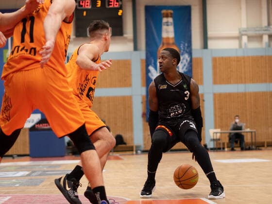 Richard Williams JR. (Kirchheim Knights 3) wiha Panthers Schwenningen vs. VFL Kirchheim Knights, Basketball, BARMER 2. BASKETBALL BUNDESLIGA, Playoff Gruppe 2, 1. Spieltag, 2020 2021, 17.04.2021, wiha Panthers Schwenningen vs. VFL Kirchheim Knights, Basketball, BARMER 2. BASKETBALL BUNDESLIGA, Playoff Gruppe, 1. Spieltag, 2020 2021, 17.04.2021, Villingen-Schwenningen Copyright: xMiclasxHaasis Eibner-Pressefotox EP_mhs