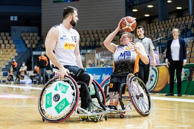 RBBL1; RSV Lahn-Dill - Hannover United; 17.04.2021 Michael Auprince (RSV Lahn-Dill, 15), Jan Haller (Hannover United, 10) RBBL1; RSV Lahn-Dill - Hannover United; 17.04.2021; Rittal-Arena, Wetzlar (Hessen) Copyright: xBEAUTIFULxSPORTS Wunderlx