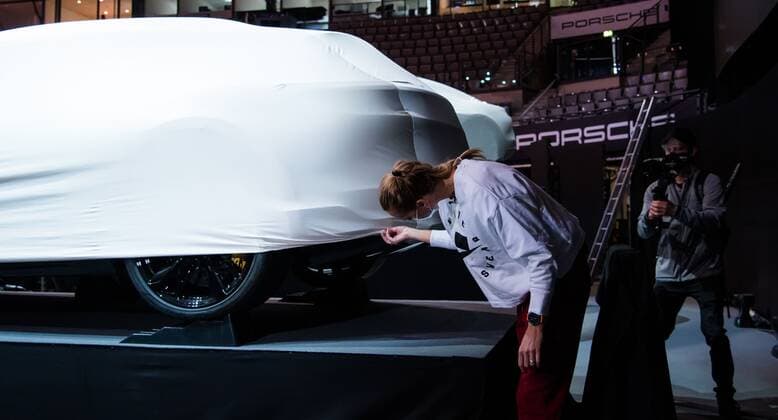 Mandatory Credit: Photo by Rob Prange Shutterstock (11862863ci) Petra Kvitova of the Czech Republic takes a behind the scenes tour at the 2021 Porsche Tennis Grand Prix WTA, Tennis Damen 500 tournament 2021 Porsche Tennis Grand Prix Qualifications Day 1 - 17 Apr 2021 2021 Porsche Tennis Grand Prix Qualifications Day 1 - 17 Apr 2021  Copyright: xRobxPrange Shutterstockx 11862863ci