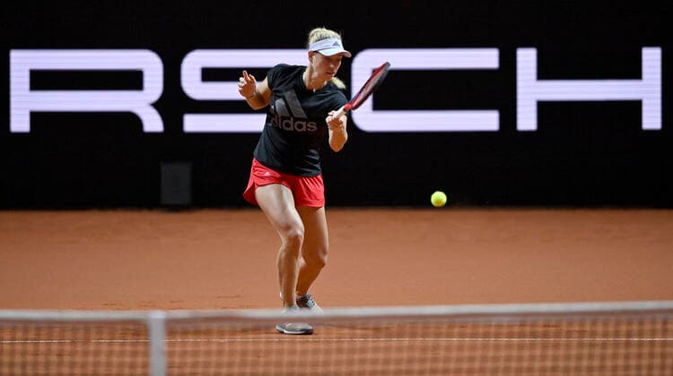 Angelique KERBER (GER) Training Aktion Tennis Damen Porsche-Cup Porsche Tennis Grand Prix GP Stuttgart 2021 Porsche-Arena 18.04.2021 Porsche Tennis Grand Prix Stuttgart 2021