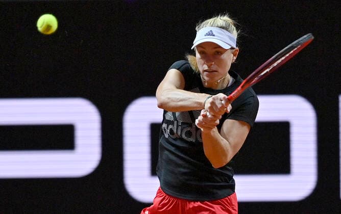 Angelique KERBER (GER) Training Aktion Tennis Damen Porsche-Cup Porsche Tennis Grand Prix GP Stuttgart 2021 Porsche-Arena 18.04.2021 Porsche Tennis Grand Prix Stuttgart 2021