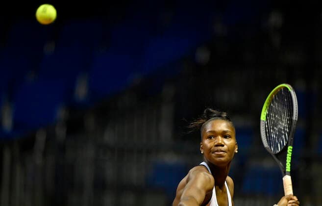 Noma NOHA AKUGUE (GER) Aktion Qualifikation Runde 2 Tennis Damen Porsche-Cup Porsche Tennis Grand Prix GP Stuttgart 2021 Porsche-Arena 18.04.2021 Porsche Tennis Grand Prix Stuttgart 2021