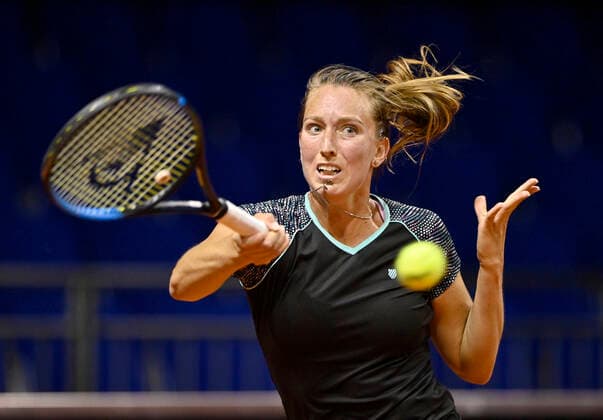 Angelica Moratelli (ITA) Aktion Qualifikation Runde 2 Tennis Damen Porsche-Cup Porsche Tennis Grand Prix GP Stuttgart 2021 Porsche-Arena 18.04.2021 Porsche Tennis Grand Prix Stuttgart 2021