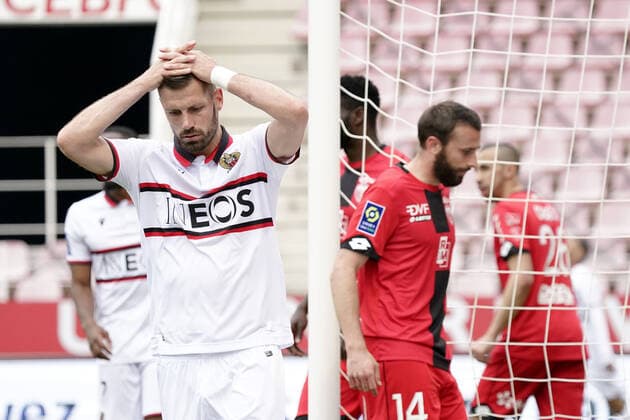 06 MORGAN SCHNEIDERLIN (NICE) - DECEPTION FOOTBALL : Dijon vs Nice - Ligue 1 Uber Eats - 18 04 2021 FEP Panoramic 