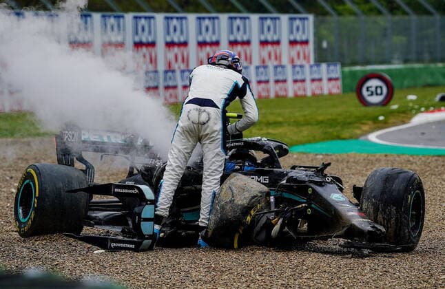 Formula 1 Pirelli Gran Premio Del Made In Italy E Dell emilia Romagna 2021 Rennen 18.04.2021, Autodromo Enzo e Dino Ferrari, Imola, Formula 1 Pirelli Gran Premio Del Made In Italy E Dell emilia Romagna 2021 Rennen ,im Bild George Russel (GBR 63), Williams Racing, Valtteri Bottas (FIN 77), Mercedes-AMG Petronas Formula One Team Crash unfall Schaden