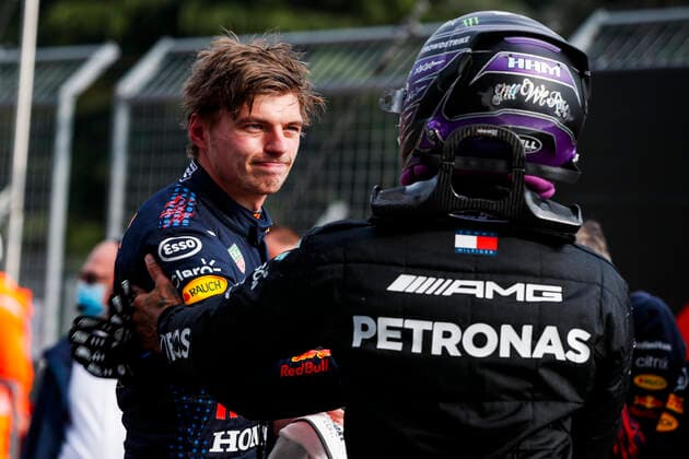 33 Max Verstappen (NED, Red Bull Racing), 44 Lewis Hamilton (GBR, Mercedes-AMG Petronas F1 Team), F1 Grand Prix of Emilia Romagna at Autodromo Enzo e Dino Ferrari on April 18, 2021 in Imola, Italy. (Photo by HOCH ZWEI) Imola Italy