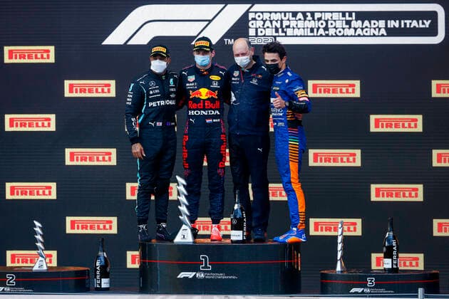 44 Lewis Hamilton (GBR, Mercedes-AMG Petronas F1 Team), 33 Max Verstappen (NED, Red Bull Racing), 4 Lando Norris (GBR, McLaren F1 Team), F1 Grand Prix of Emilia Romagna at Autodromo Enzo e Dino Ferrari on April 18, 2021 in Imola, Italy. (Photo by HOCH ZWEI) Imola Italy