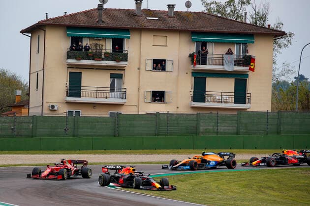 33 VERSTAPPEN Max (nld), Red Bull Racing Honda RB16B, almost spun at the restart during the Formula 1 Pirelli Gran Premio Del Made In Italy E Dell emilia Romagna 2021 from April 16 to 18, 2021 on the Autodromo Internazionale Enzo e Dino Ferrari, in Imola, Italy - FORMULE 1 : Grand prix Emilie Romagne - Imola - Course - 18 04 2021 DPPI Panoramic 