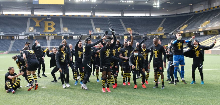 Bilder des Jahres 2021, Sport 04 April Sport Themen der Woche KW15 Sport Bilder des Tages Foto Manuel Geisser 18.04.2021 Bern : Wankdorf Stadion Bern , Fussball Saison 2020 2021 Super League BSC Young Boys Bern - FC Lugano BSC YB Schweizer Meister 2021 *** Photo Manuel Geisser 18 04 2021 Bern Wankdorf Stadion Bern , Football Season 2020 2021 Super League BSC Young Boys Bern FC Lugano BSC YB Swiss Champion 2021 