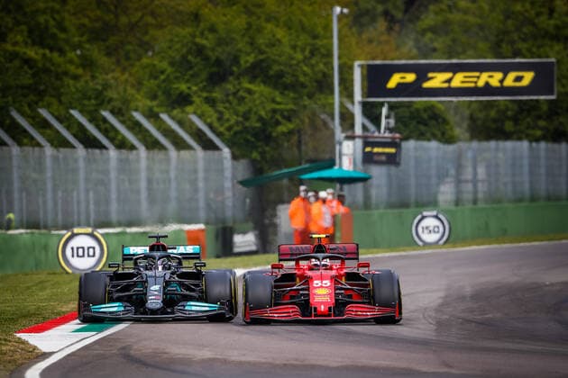 44 HAMILTON Lewis (gbr), Mercedes AMG F1 GP W12 E Performance, 55 SAINZ Carlos (spa), Scuderia Ferrari SF21, action during the Formula 1 Pirelli Gran Premio Del Made In Italy E Dell emilia Romagna 2021 from April 16 to 18, 2021 on the Autodromo Internazionale Enzo e Dino Ferrari, in Imola, Italy - Photo Antonin Vincent DPPI F1 - EMILIA ROMAGNA GRAND PRIX 2021 - RACE ANTONINVINCENT DPPI  00121004__V2_3290