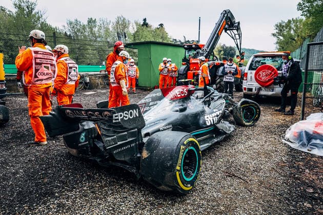 77 BOTTAS Valtteri (fin), Mercedes AMG F1 GP W12 E Performance, crash, accident, during the Formula 1 Pirelli Gran Premio Del Made In Italy E Dell emilia Romagna 2021 from April 16 to 18, 2021 on the Autodromo Internazionale Enzo e Dino Ferrari, in Imola, Italy - FORMULE 1 : Grand prix Emilie Romagne - Imola - Course - 18 04 2021 DPPI Panoramic 