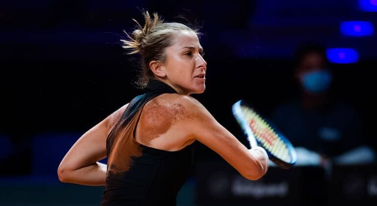 Mandatory Credit: Photo by Rob Prange Shutterstock (11864525bv) Belinda Bencic of Switzerland in action during her first round match of the 2021 Porsche Tennis Grand Prix WTA, Tennis Damen 500 tournament Porsche Tennis Grand Prix, Tennis, Stuttgart, Germany - 19 Apr 2021 Porsche Tennis Grand Prix, Tennis, Stuttgart, Germany - 19 Apr 2021  Copyright: xRobxPrange Shutterstockx 11864525bv