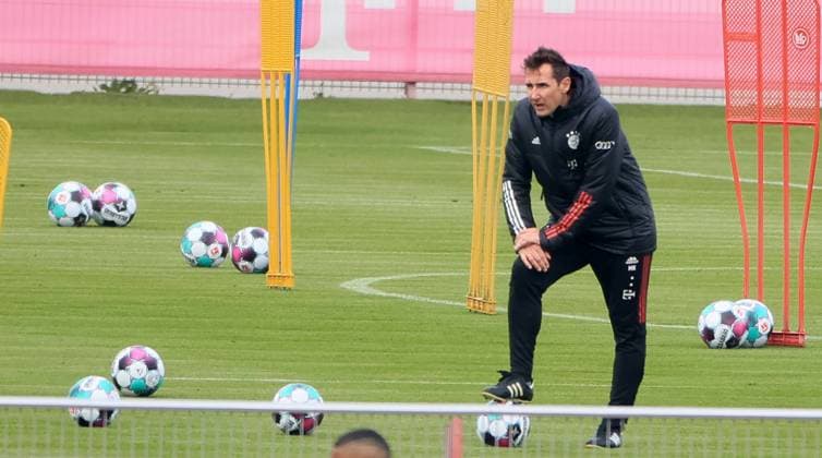 19.04.2021, FC Bayern Training,Muenchen , im Bild: Miroslav Klose (FCB)