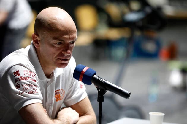 19.04.2021, easyCredit Basketball Bundesliga, BBL, Saison 2020 2021, Herren, Chemnitz Niners - Hamburg Towers Rodrigo Pastore (Headcoach), Niners Chemnitz bei der Pressekonferenz Chemnitz Messe Chemnitz Sachsen Germany
