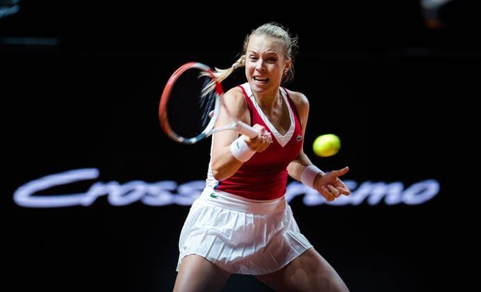 Mandatory Credit: Photo by Rob Prange Shutterstock (11864527aw) Anett Kontaveit of Estonia in action during her first-round match at the 2021 Porsche Tennis Grand Prix WTA, Tennis Damen 500 tournament Porsche Tennis Grand Prix, Tennis, Stuttgart, Germany - 20 Apr 2021 Porsche Tennis Grand Prix, Tennis, Stuttgart, Germany - 20 Apr 2021  Copyright: xRobxPrange Shutterstockx 11864527aw