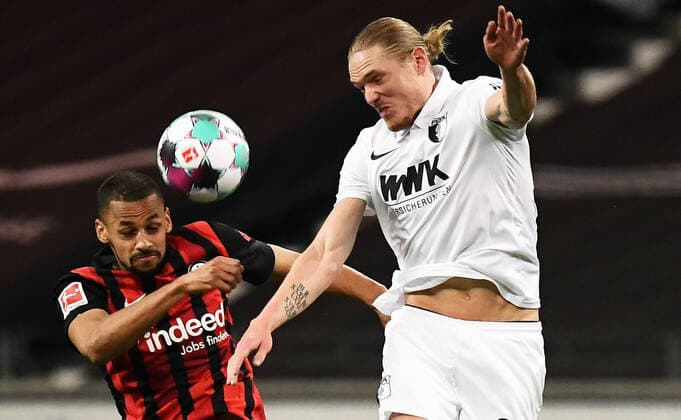 20.04.2021, xjhx, Fussball 1.Bundesliga, Eintracht Frankfurt - FC Augsburg emspor, v.l. Djibril Sow (Eintracht Frankfurt) Fredrik Jensen (FC Augsburg) Zweikampf, Aktion, action, battle for the ball (DFL DFB REGULATIONS PROHIBIT ANY USE OF PHOTOGRAPHS as IMAGE SEQUENCES and or QUASI-VIDEO) Frankfurt am Main *** 20 04 2021, xjhx, Fussball 1 Bundesliga, Eintracht Frankfurt FC Augsburg emspor, v l Djibril Sow Eintracht Frankfurt Fredrik Jensen FC Augsburg Zweikampf, Aktion, action, battle for the ball DFL DFB REGULATIONS PROHIBIT ANY USE OF PHOTOGRAPHS as IMAGE SEQUENCES and or QUASI VIDEO Frankfurt am Main