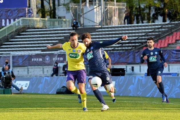 Joris Cottin (rumilly) vs Sacha Semaoun (toulouse) FOOTBALL : GFA Rumilly Vallieres vs Toulouse FC - 1 4 de finale de Coupe de France - 20 04 2021 FredericChambert Panoramic 