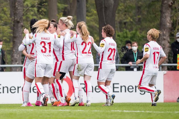 2. Frauen Fussball Bundesliga, 1. FC Koeln - FC Ingolstadt; 21.04.2021 Peggy Kuznik ( 21, 1. FC Koeln) trifft zum 1:0 - Jubel 2. Frauen Fussball Bundesliga, 1. FC Koeln - FC Ingolstadt, Koeln, Geissbockheim DFL REGULATIONS PROHIBIT ANY USE OF PHOTOGRAPHS AS IMAGE SEQUENCES AND OR QUASI-VIDEO. Copyright: xBEAUTIFULxSPORTS Wunderlx