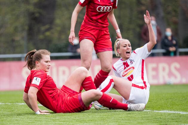 2. Frauen Fussball Bundesliga, 1. FC Koeln - FC Ingolstadt; 21.04.2021 Mandy Islacker ( 8, 1. FC Koeln) protestiert 2. Frauen Fussball Bundesliga, 1. FC Koeln - FC Ingolstadt, Koeln, Geissbockheim DFL REGULATIONS PROHIBIT ANY USE OF PHOTOGRAPHS AS IMAGE SEQUENCES AND OR QUASI-VIDEO. Copyright: xBEAUTIFULxSPORTS Wunderlx