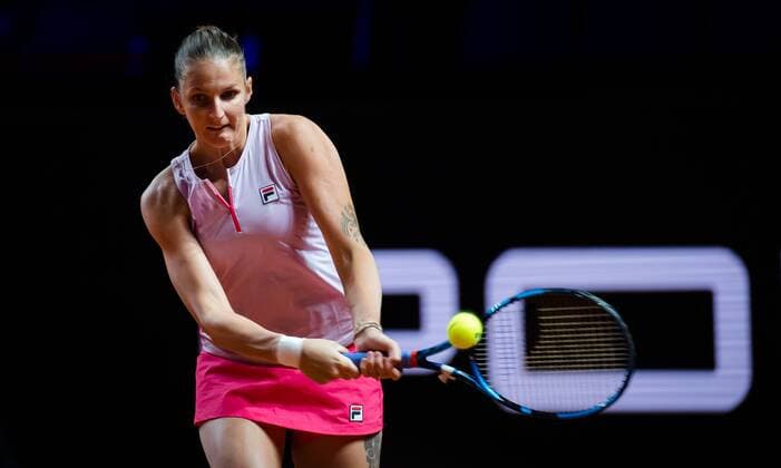 Mandatory Credit: Photo by Rob Prange Shutterstock (11864528b) Karolina Pliskova of the Czech Republic in action during her first-round match at the 2021 Porsche Tennis Grand Prix WTA, Tennis Damen 500 tournament Porsche Tennis Grand Prix, Tennis, Stuttgart, Germany - 21 Apr 2021 Porsche Tennis Grand Prix, Tennis, Stuttgart, Germany - 21 Apr 2021  Copyright: xRobxPrange Shutterstockx 11864528b