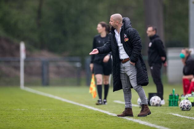 2. Frauen Fussball Bundesliga, 1. FC Koeln - FC Ingolstadt; 21.04.2021 Sascha Glass (Trainer 1. FC Koeln) 2. Frauen Fussball Bundesliga, 1. FC Koeln - FC Ingolstadt, Koeln, Geissbockheim DFL REGULATIONS PROHIBIT ANY USE OF PHOTOGRAPHS AS IMAGE SEQUENCES AND OR QUASI-VIDEO. Copyright: xBEAUTIFULxSPORTS Wunderlx
