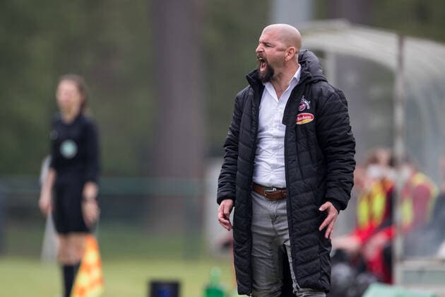 2. Frauen Fussball Bundesliga, 1. FC Koeln - FC Ingolstadt; 21.04.2021 Sascha Glass (Trainer 1. FC Koeln) 2. Frauen Fussball Bundesliga, 1. FC Koeln - FC Ingolstadt, Koeln, Geissbockheim DFL REGULATIONS PROHIBIT ANY USE OF PHOTOGRAPHS AS IMAGE SEQUENCES AND OR QUASI-VIDEO. Copyright: xBEAUTIFULxSPORTS Wunderlx