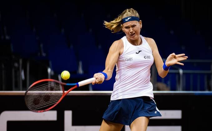 Mandatory Credit: Photo by Rob Prange Shutterstock (11864528ay) Marie Bouzkova of the Czech Republic in action during her first-round match at the 2021 Porsche Tennis Grand Prix WTA, Tennis Damen 500 tournament Porsche Tennis Grand Prix, Tennis, Stuttgart, Germany - 21 Apr 2021 Porsche Tennis Grand Prix, Tennis, Stuttgart, Germany - 21 Apr 2021  Copyright: xRobxPrange Shutterstockx 11864528ay