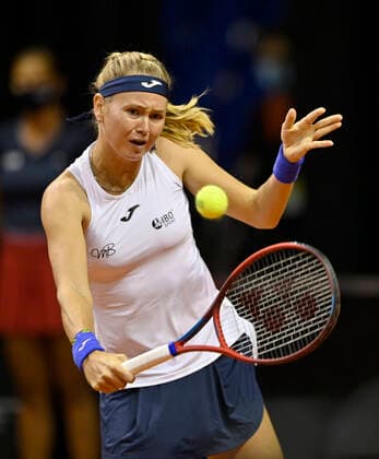 Marie Bouzkova (CZE) Aktion Achtelfinale Tennis Damen Porsche-Cup Porsche Tennis Grand Prix GP Stuttgart 2021 Porsche-Arena 21.04.2021 Porsche Tennis Grand Prix Stuttgart 2021