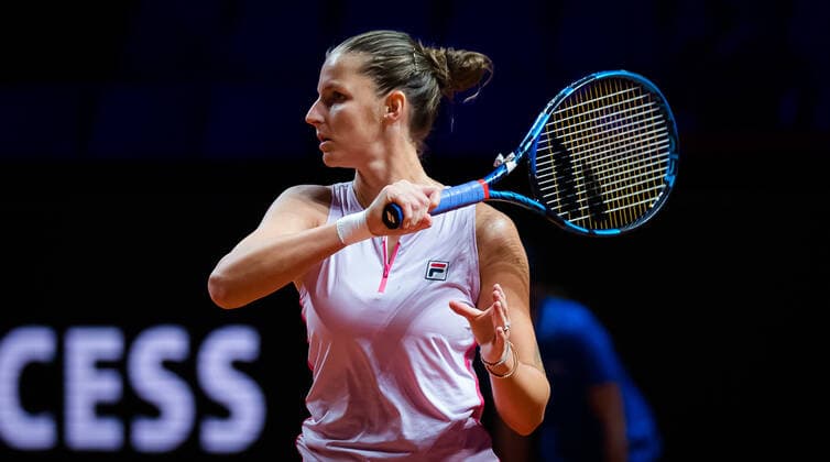 April 21, 2021, STUTTGART, GERMANY: Karolina Pliskova of the Czech Republic in action during her first-round match at the 2021 Porsche Tennis Grand Prix WTA, Tennis Damen 500 tournament against Tamara Korpatsch of Germany STUTTGART GERMANY - ZUMAa181 20210421_zaa_a181_018 Copyright: xRobxPrangex