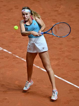 Sofia Kenin (USA) Aktion Achtelfinale Tennis Damen Porsche-Cup Porsche Tennis Grand Prix GP Stuttgart 2021 Porsche-Arena 21.04.2021 Porsche Tennis Grand Prix Stuttgart 2021