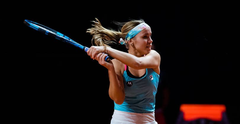 April 21, 2021, STUTTGART, GERMANY: Sofia Kenin of the United States in action during her second-round match at the 2021 Porsche Tennis Grand Prix WTA, Tennis Damen 500 tournament against Anett Kontaveit of Estonia STUTTGART GERMANY - ZUMAa181 20210421_zaa_a181_111 Copyright: xRobxPrangex