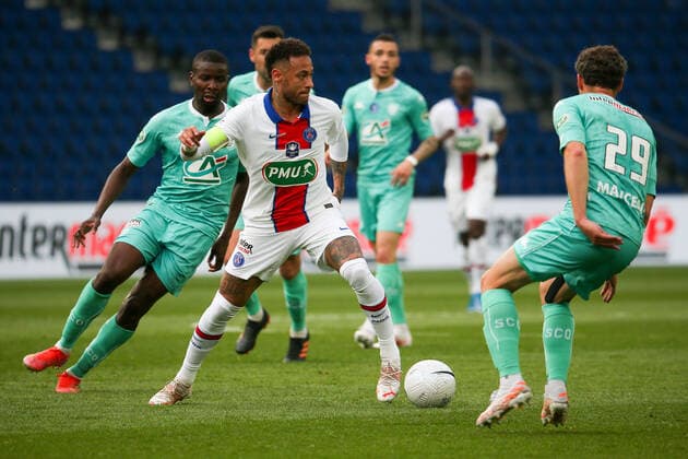 21.04.2021 Frankreich, Paris Coupe de France 20 21 Viertelfinale Paris Saint-Germain - Angers SCO v.l., Neymar (Paris Saint-Germain), Vincent Manceau (Angers SCO) Foto: Antonio Borga Copyright: AntonioxBorga