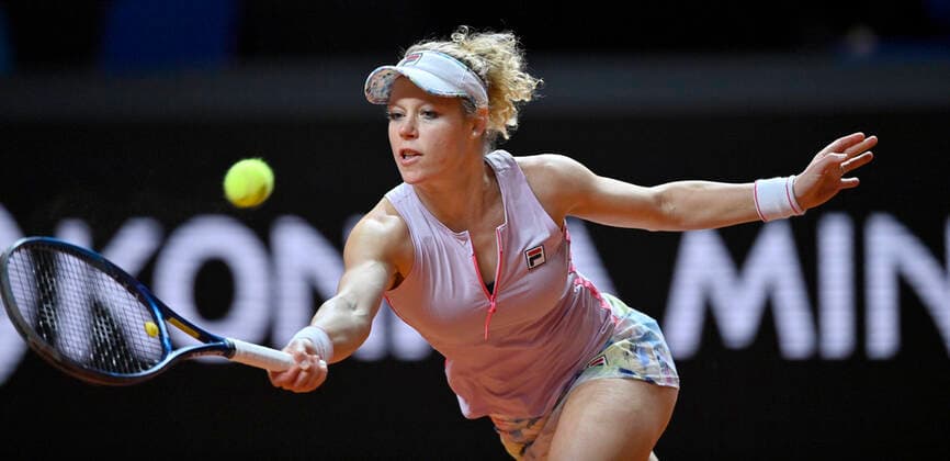 Laura SIEGEMUND (GER) Aktion Achtelfinale Tennis Damen Porsche-Cup Porsche Tennis Grand Prix GP Stuttgart 2021 Porsche-Arena 21.04.2021 Porsche Tennis Grand Prix Stuttgart 2021