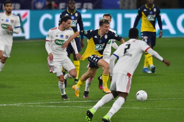 Mattia De Sciglio (lyon) vs Aleksander Golovin (monaco) FOOTBALL : Olympique Lyonnais vs AS Monaco - 1 4 de finale de Coupe de France - 21 04 2021 FredericChambert Panoramic 