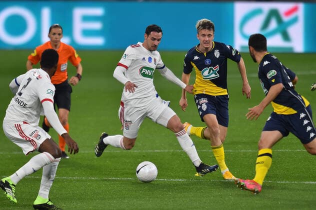 Mattia De Sciglio (lyon) vs Aleksander Golovin (monaco) FOOTBALL : Olympique Lyonnais vs AS Monaco - 1 4 de finale de Coupe de France - 21 04 2021 FredericChambert Panoramic 