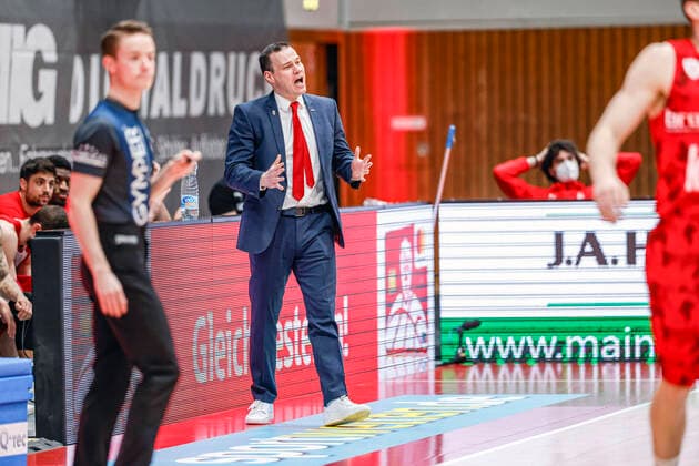 Headcoach Johan Roijakkers (Brose Bamberg) s.oliver Würzburg Wuerzburg - Brose Bamberg, easyCredit Basketball Bundesliga, Saison 2020-2021, 22. Spieltag, Bayreuth, Germany, Oberfrankenhalle, 20.04.2021 -