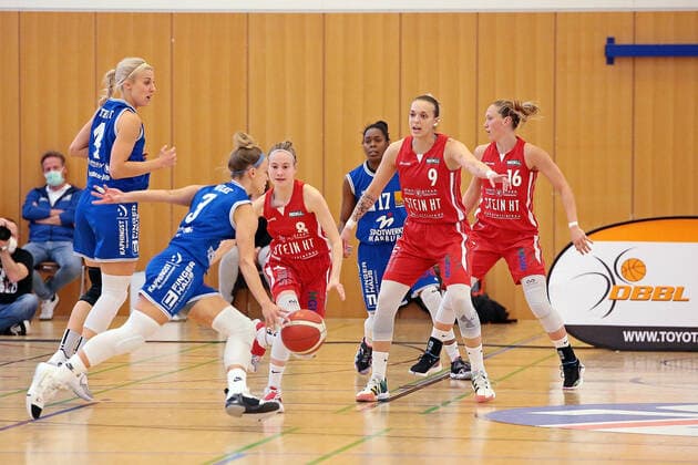 22.04.2021, xovx, Basketball Damen Bundesliga - Playoffs Spiel um Platz 3, Spiel 1, BC pharmaserv Marburg - Herner TC v.l. Marie Bertholdt (BC Pharmaserv Marburg), Alexandra Wilke (BC Pharmaserv Marburg), Jule Groll (Herner TC), Tonisha Baker (BC Pharmaserv Marburg), Kristina Topuzovic (Herner TC), Chloe Bully (Herner TC) Marburg Sporthalle Georg Gaßmann Stadion Hessen Deutschland (DE)