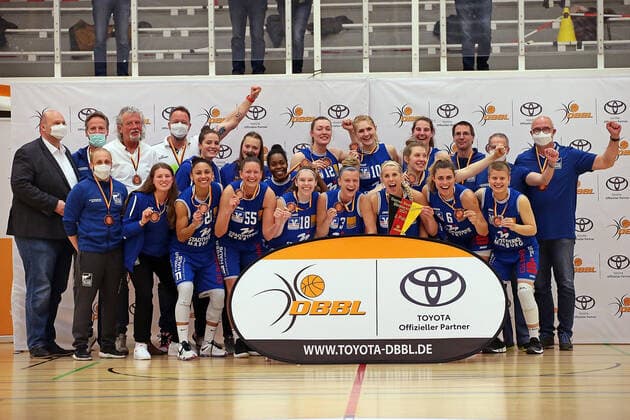 22.04.2021, xovx, Basketball Damen Bundesliga - Playoffs Spiel um Platz 3, Spiel 1, BC pharmaserv Marburg - Herner TC Der BC Marbiurg gewinnt den 3. Platz der Deutschen Meisterschaft Marburg Sporthalle Georg Gaßmann Stadion Hessen Deutschland (DE)