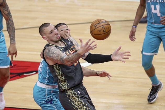 April 22, 2021, Chicago, Ill, USA: The Chicago Bulls Daniel Theis (27) grabs a rebound during the second quarter against the Charlotte Hornets at the United Center Thursday April 22, 2021 in Chicago. Chicago USA - ZUMAm67_ 0116922763st Copyright: xArmandoxL.xSanchezx