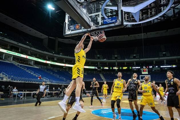 Basketball Berlin 22.04.2021 1. Bundesliga easyCredit-BBL BBL Saison 2020 2021 Alba Berlin - Basketball Löwen Braunschweig Simone Fontecchio (Alba Berlin, No.20)