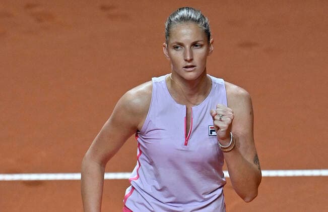 Karolina Pliskova (CZE) jubelt über Punktgewinn Viertelfinale Tennis Damen Porsche-Cup Porsche Tennis Grand Prix GP Stuttgart 2021 Porsche-Arena 23.04.2021 Porsche Tennis Grand Prix Stuttgart 2021