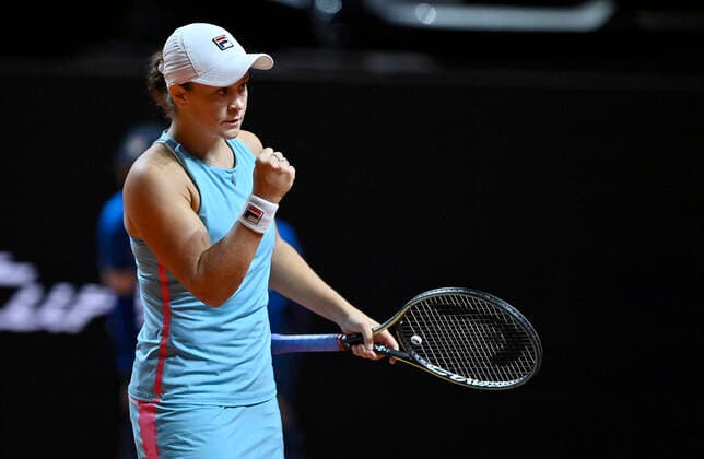 Emotion Ashleigh Barty jubelt über Matchgewinn Viertelfinale Tennis Damen Porsche-Cup Porsche Tennis Grand Prix GP Stuttgart 2021 Porsche-Arena 23.04.2021 Porsche Tennis Grand Prix Stuttgart 2021