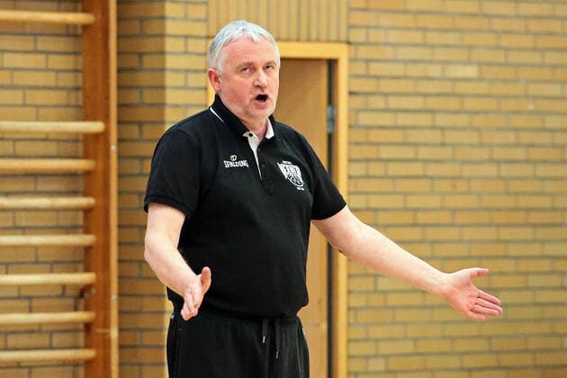 22.04.2021, xovx, Basketball Damen Bundesliga - Playoffs Spiel um Platz 3, Spiel 1, BC pharmaserv Marburg - Herner TC Head Coach Predrag Stanojcic (Herner TC). Marburg Sporthalle Georg Gaßmann Stadion Hessen Deutschland (DE)