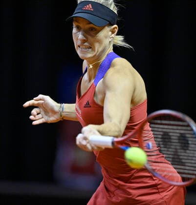 Doppel Angelique KERBER (GER) Aktion mit Andrea PETKOVIC (GER) (nicht im Bild) Tennis Damen Porsche-Cup Porsche Tennis Grand Prix GP Stuttgart 2021 Porsche-Arena 23.04.2021 Porsche Tennis Grand Prix Stuttgart 2021