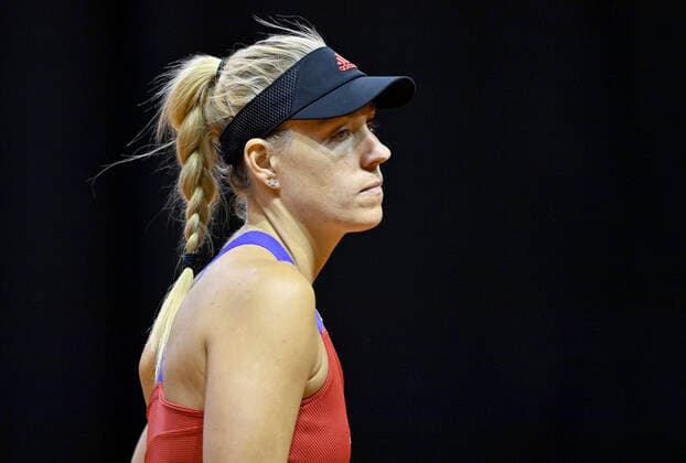 Doppel Angelique KERBER (GER) mit Andrea PETKOVIC (GER) (nicht im Bild) Kerber enttäuscht Tennis Damen Porsche-Cup Porsche Tennis Grand Prix GP Stuttgart 2021 Porsche-Arena 23.04.2021 Porsche Tennis Grand Prix Stuttgart 2021